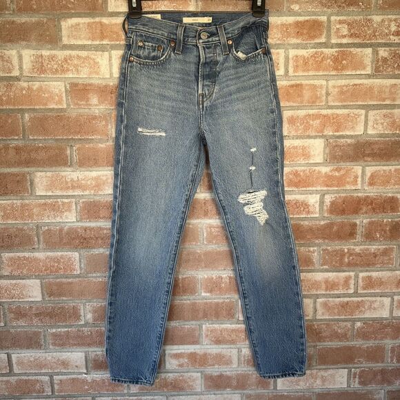 Levi’s Distressed Wedgie Jean Button Fly Big E Size 23 - Picture 1 of 9
